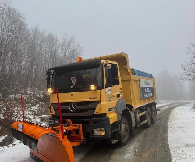 Kartepe beyaza büründü: Zirvede kartpostallık görüntüler
