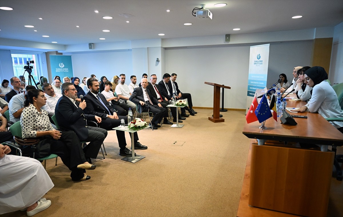 15 Temmuz Derneği, Yunus Emre Enstitüsü'nün (YEE) Belçika'nın başkenti Brüksel'deki ofisinde 15...