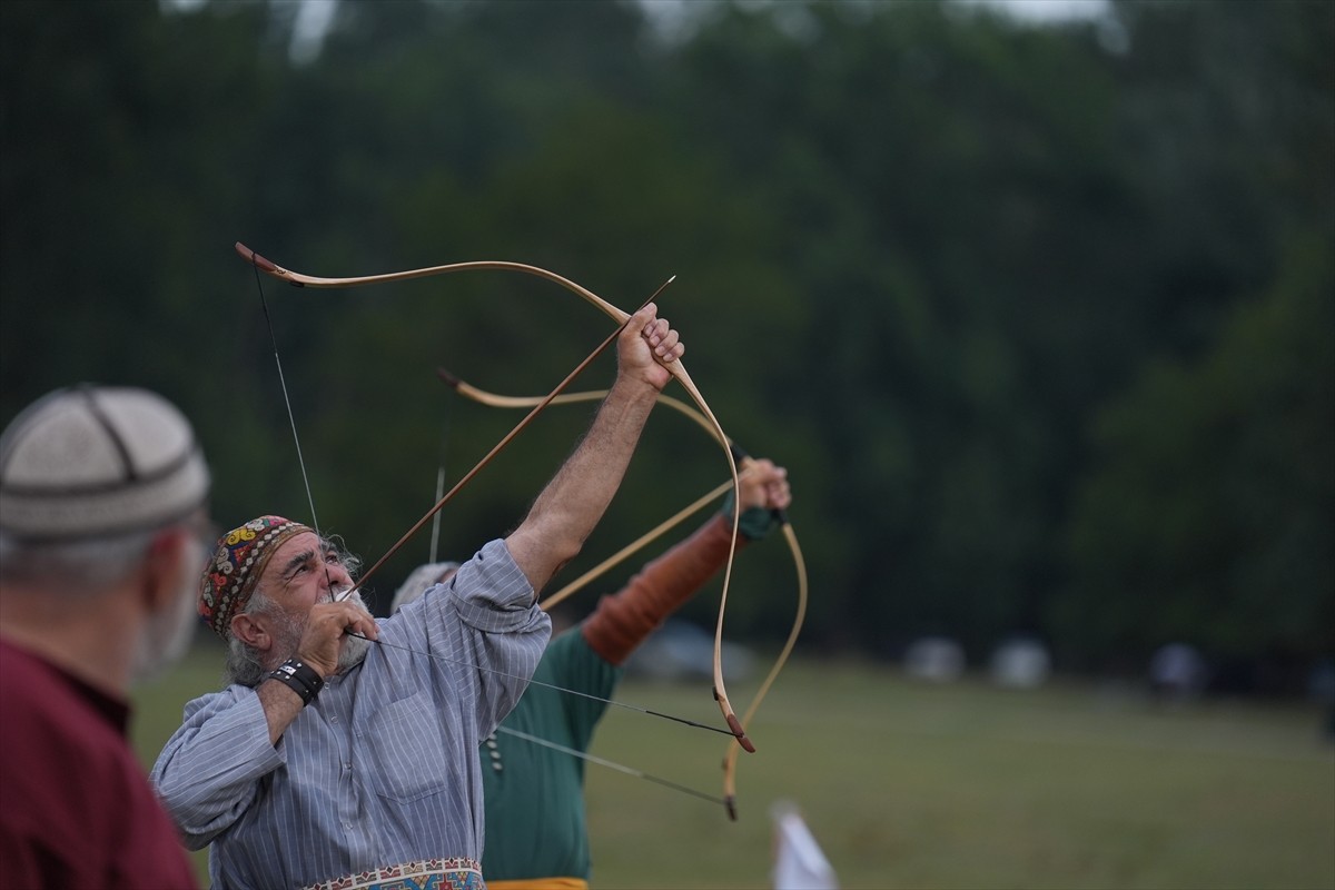 2019'da federasyonlaşan Geleneksel Türk Okçuluğunda  21 bin lisanslı sporcuya, 600'den fazla...