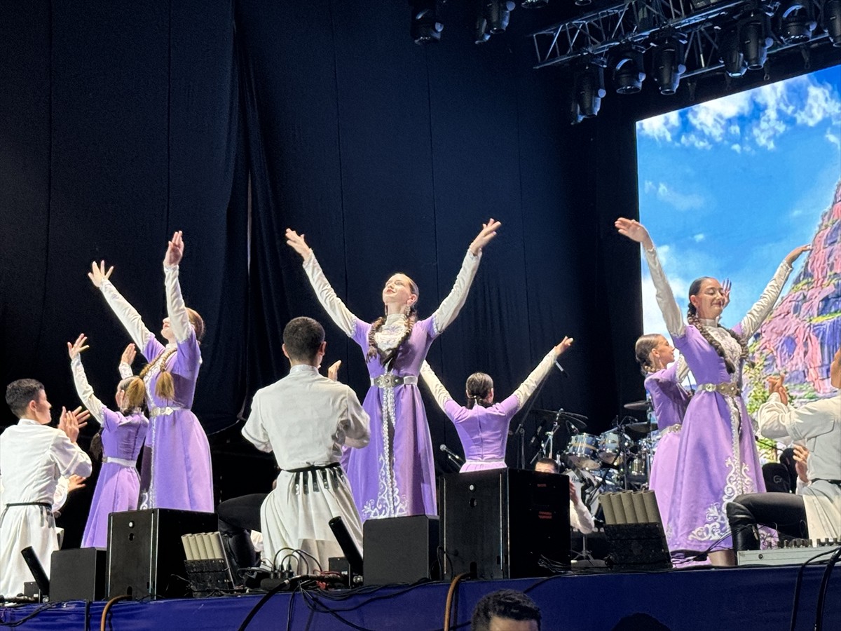 Adını Şile'ye özgü kumaştan alan ve bu yıl Şile Belediyesi tarafından 35. kez düzenlenen...