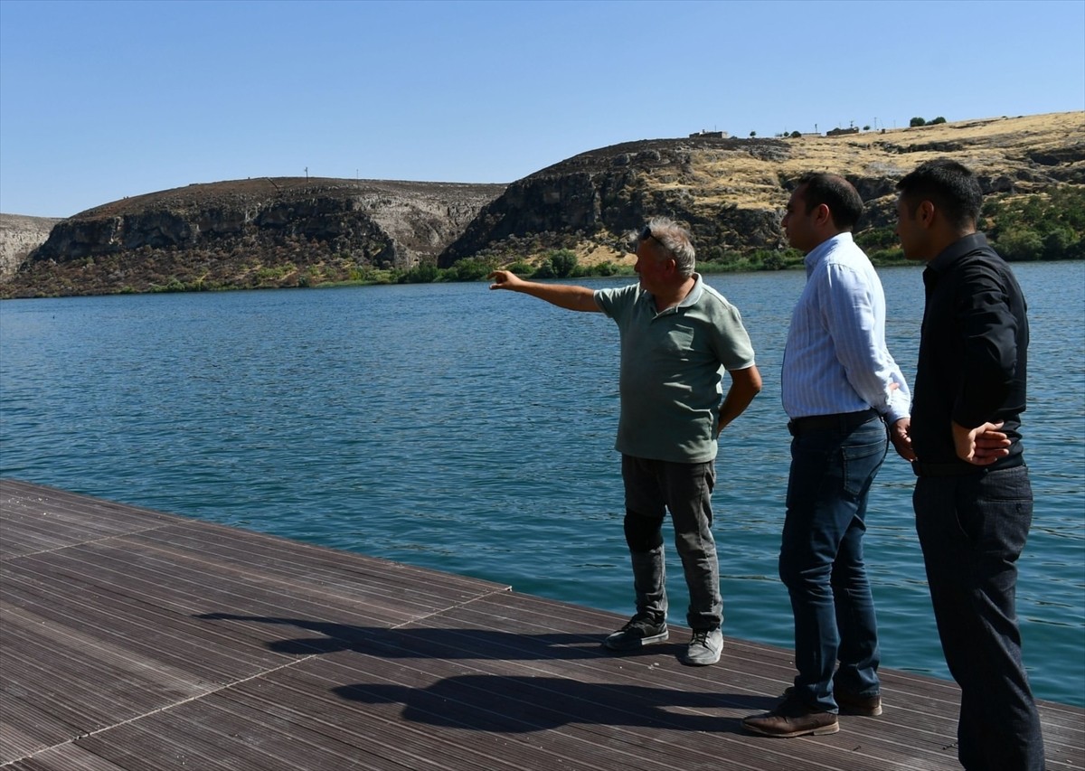 Adıyaman'da, Atatürk Baraj Gölü kıyısında bulunan Kızılin Kanyonu'nun turizme kazandırılması için...