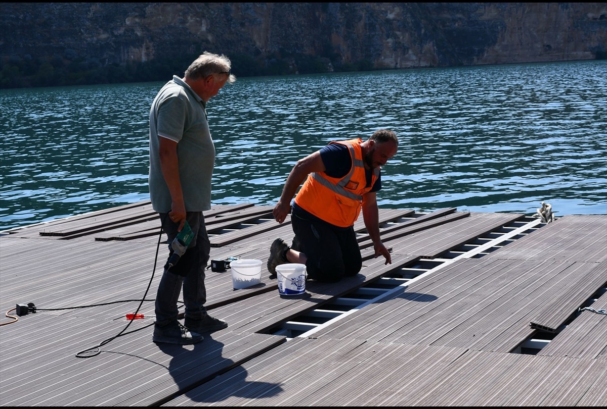 Adıyaman'da, Atatürk Baraj Gölü kıyısında bulunan Kızılin Kanyonu'nun turizme kazandırılması için...