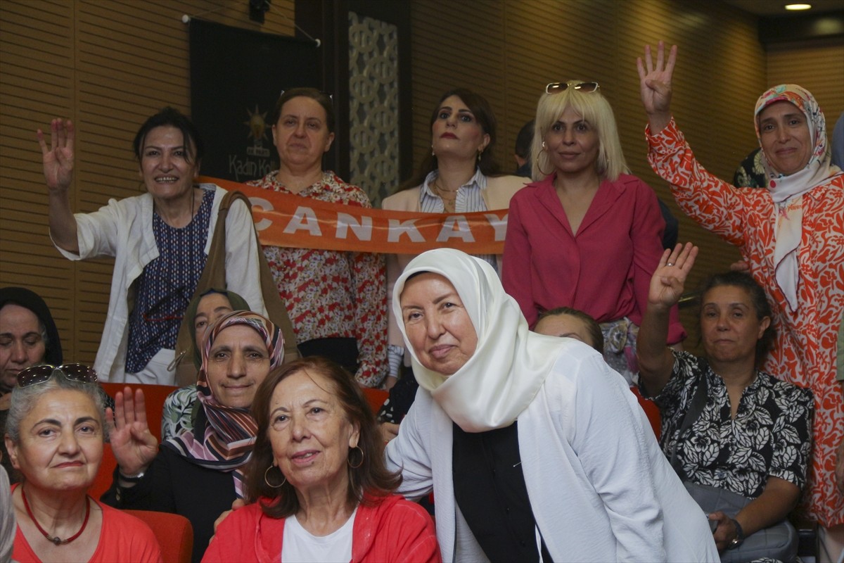 AK Parti Ankara İl Başkanlığınca, Sincan Belediyesi Lale Konferans Salonu'nda Daraltılmış Mahalle...