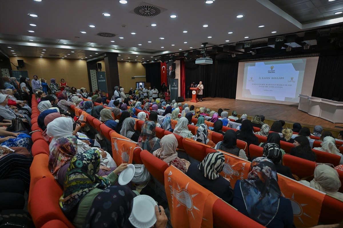 AK Parti Ankara İl Başkanlığınca, Sincan Belediyesi Lale Konferans Salonu'nda Daraltılmış Mahalle...