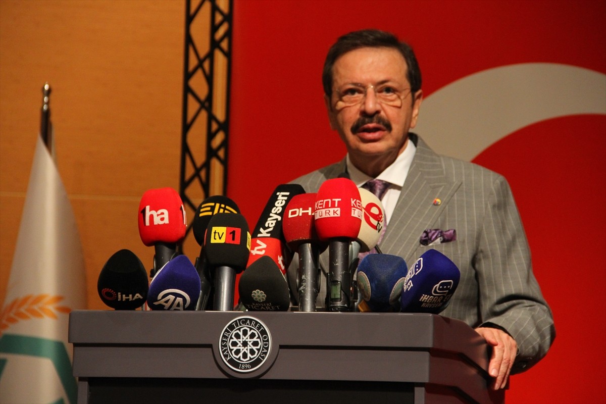 AK Parti Genel Başkanvekili Mustafa Elitaş, Kayseri Ticaret Odası (KTO) Konferans Salonunda...