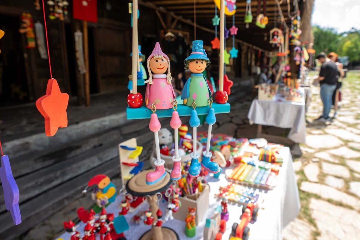 Anadolu Ajansının (AA) "Mesleklerin Son Temsilcileri" başlıklı dosyasının dördüncü ve son...