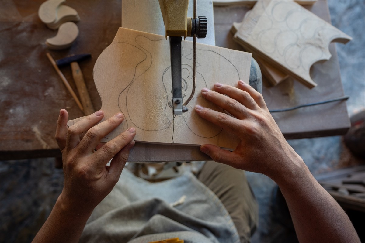 Anadolu Ajansının (AA) "Mesleklerin Son Temsilcileri" başlıklı dosyasının dördüncü ve son...