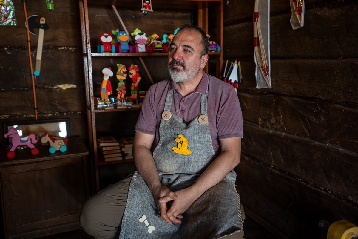 Anadolu Ajansının (AA) "Mesleklerin Son Temsilcileri" başlıklı dosyasının dördüncü ve son...