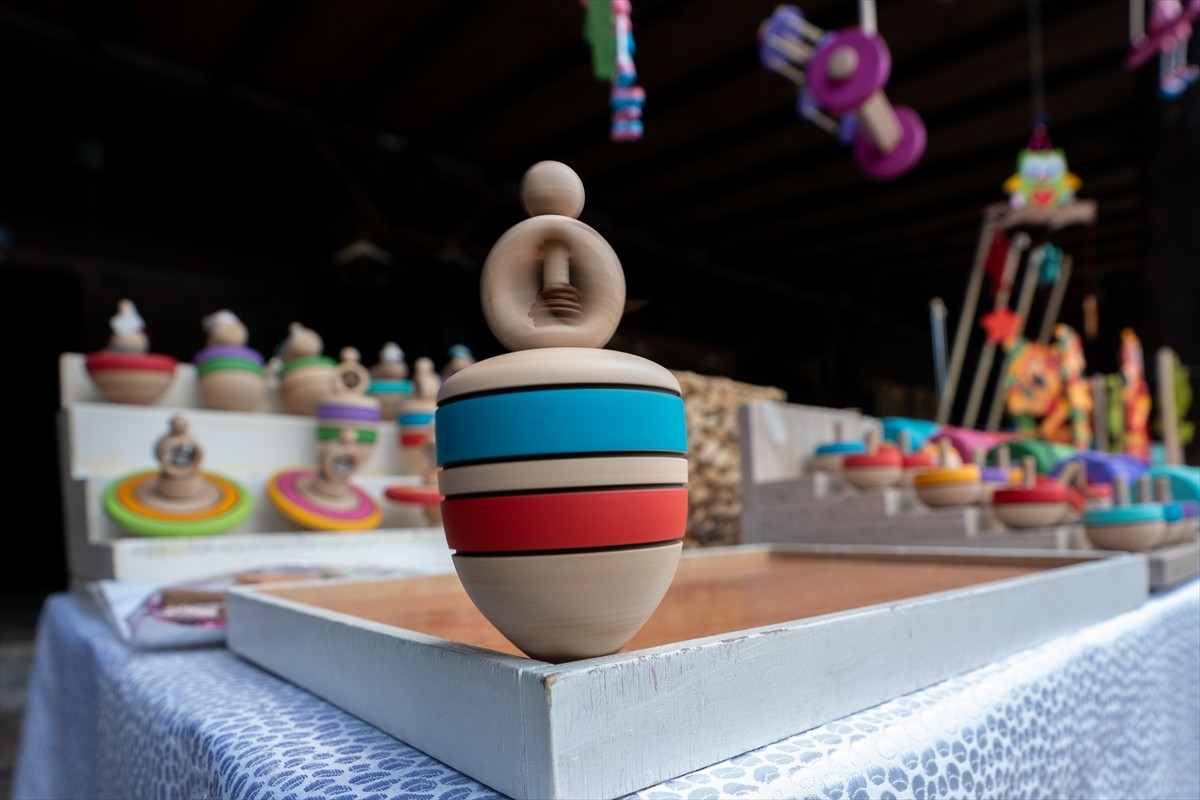 Anadolu Ajansının (AA) "Mesleklerin Son Temsilcileri" başlıklı dosyasının dördüncü ve son...