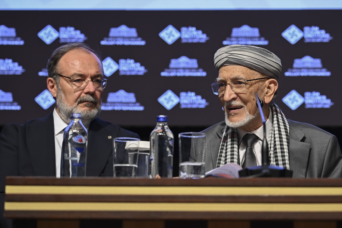 Arap dünyasının önde gelen düşünürlerinden Faslı filozof Prof. Dr. Taha Abdurrahman...