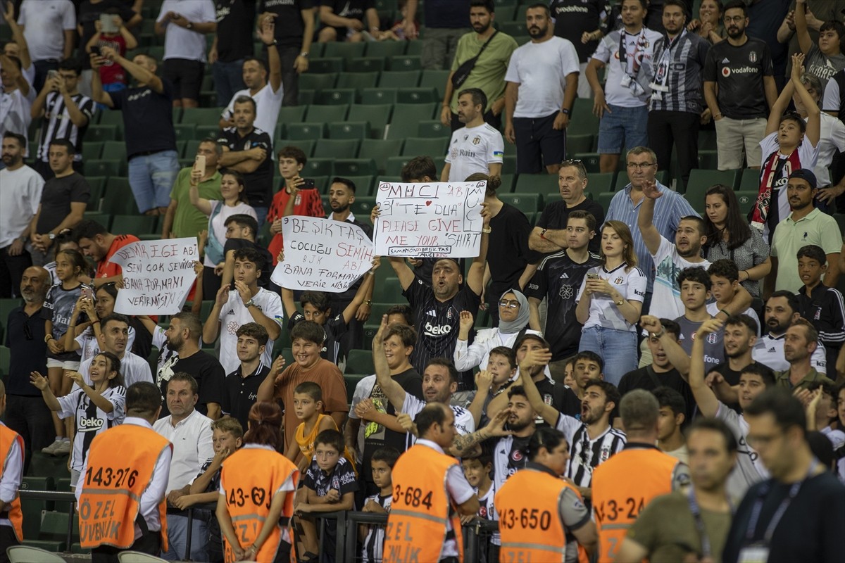 Beşiktaş Futbol Takımı, hazırlık maçında Gençlerbirliği ile Kocaeli Yıldız Entegre Stadı'nda...