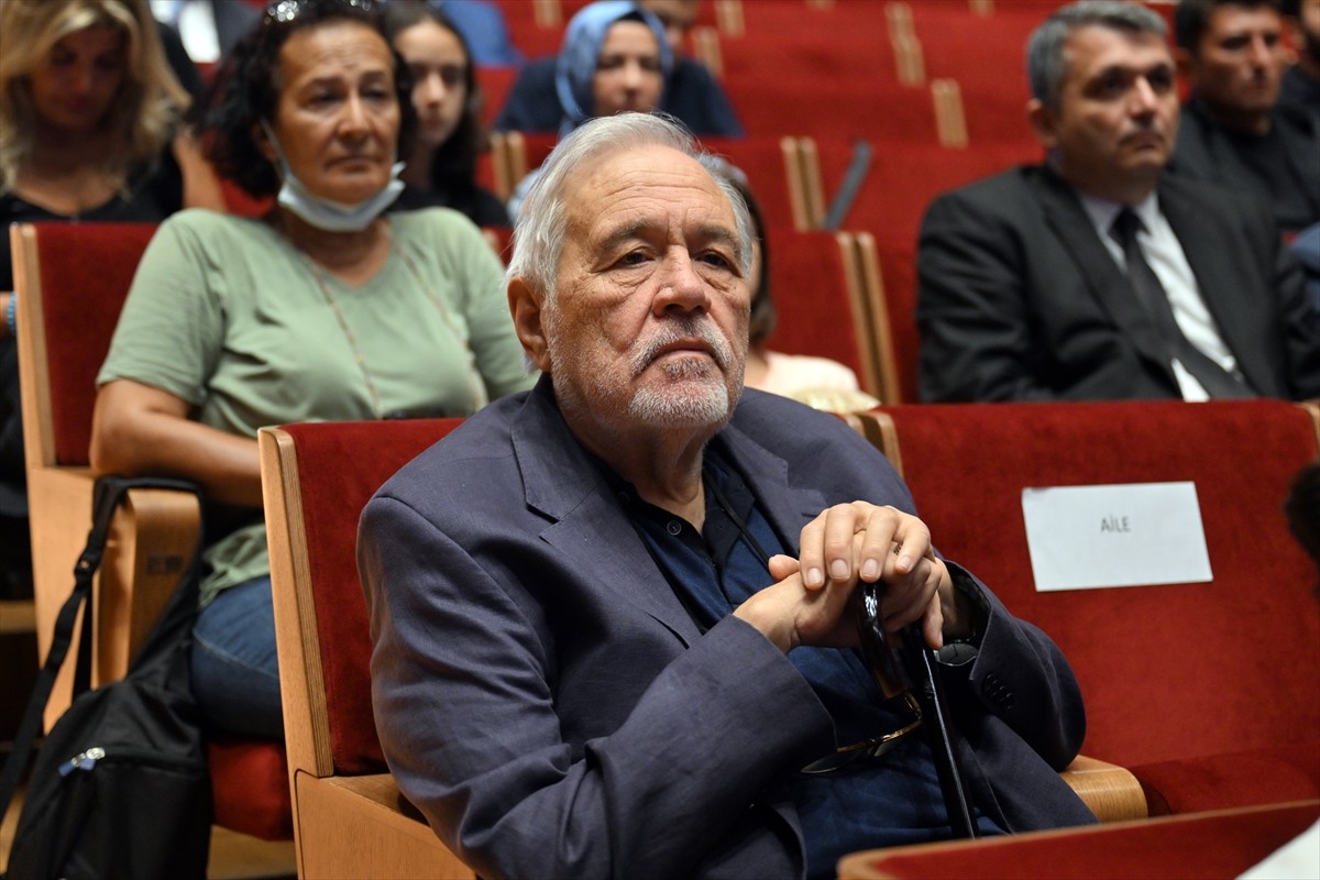 Beyin kanaması sonucu 10 yıldır komada olan ve hayatını kaybeden tiyatro sanatçısı ve sunucu Kenan...