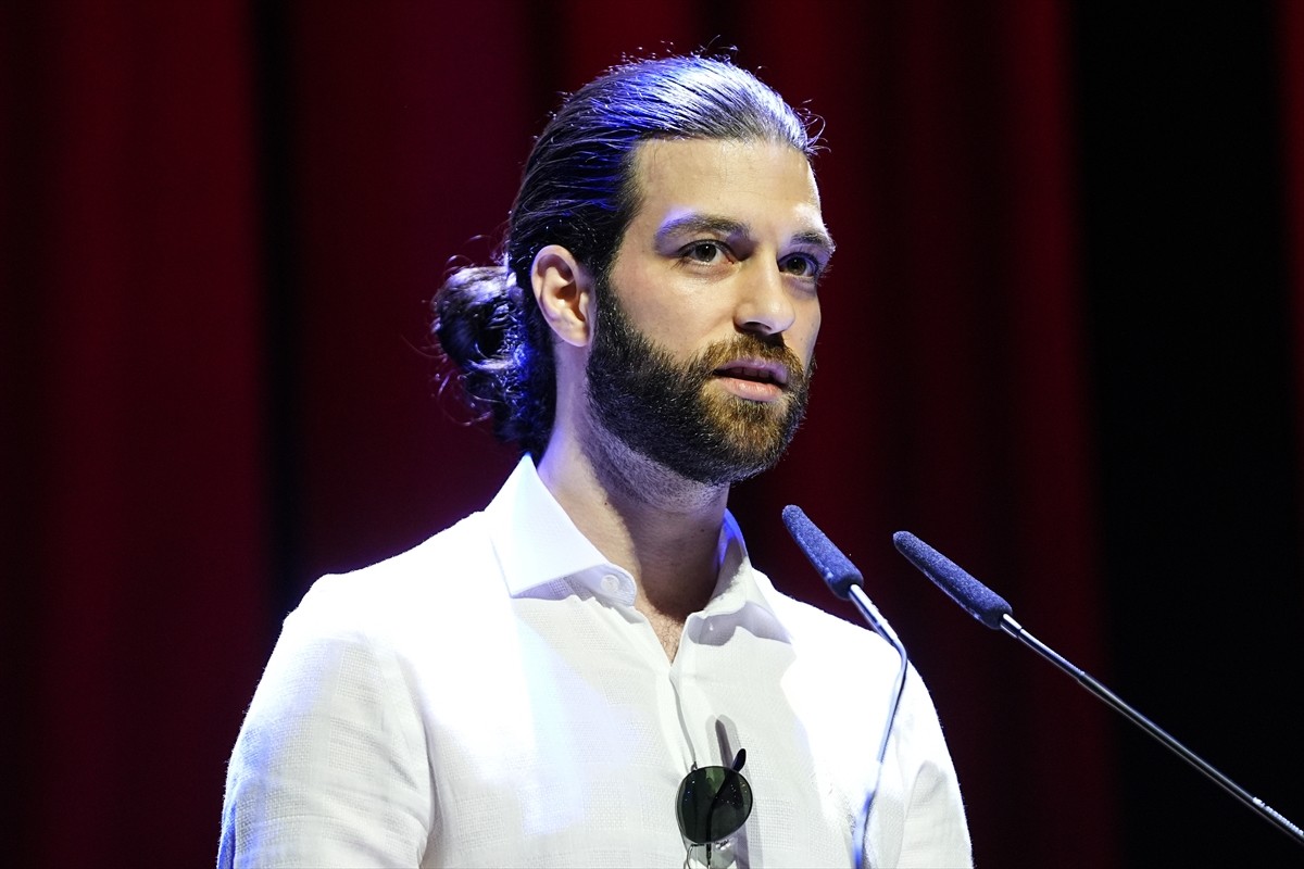 Beyin kanaması sonucu 10 yıldır komada olan ve hayatını kaybeden tiyatro sanatçısı ve sunucu Kenan...