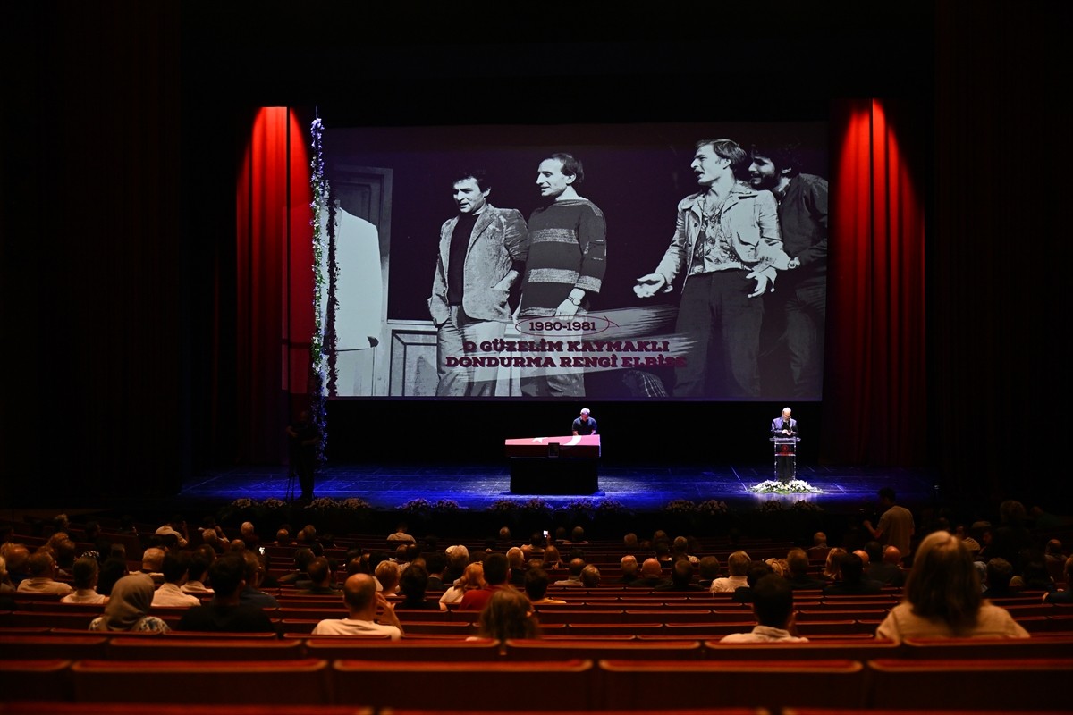 Beyin kanaması sonucu 10 yıldır komada olan ve hayatını kaybeden tiyatro sanatçısı ve sunucu Kenan...