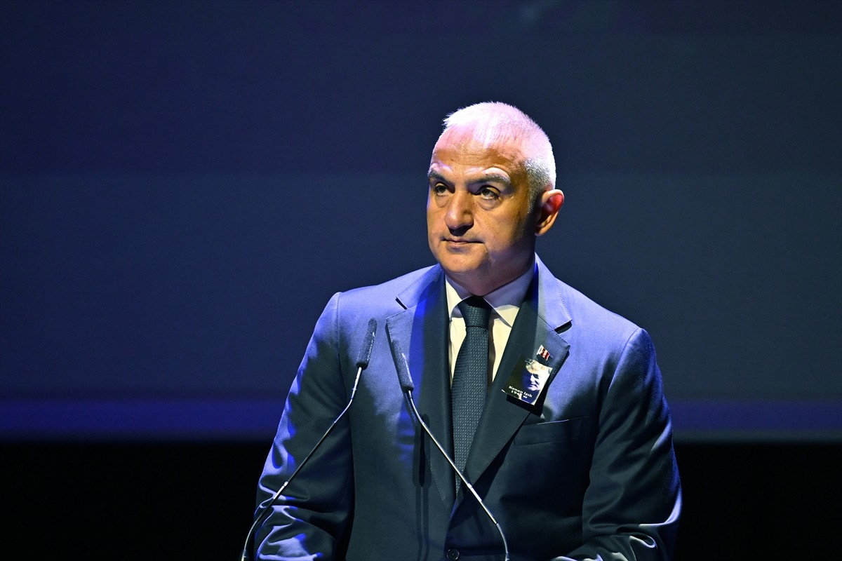 Beyin kanaması sonucu 10 yıldır komada olan ve hayatını kaybeden tiyatro sanatçısı ve sunucu Kenan...