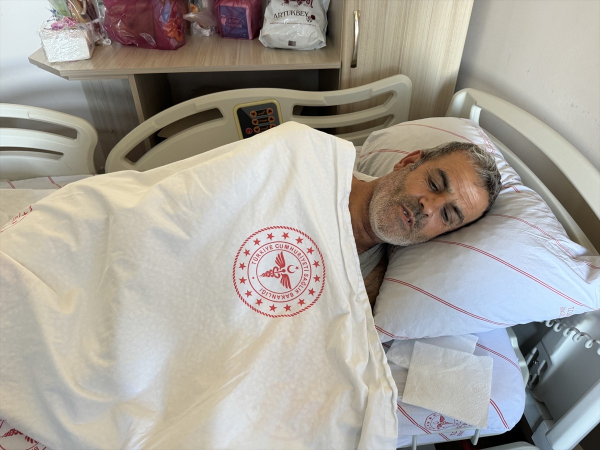 Bingöl'de bıçaklı saldırıya uğradıkları anlar güvenlik kamerasınca kaydedilen yaralılar tedavi...