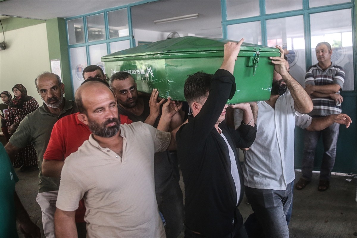 Bingöl'deki bıçaklı saldırıda hayatını kaybeden 83 yaşındaki Buradin Budancamanak'ın cenazesi...