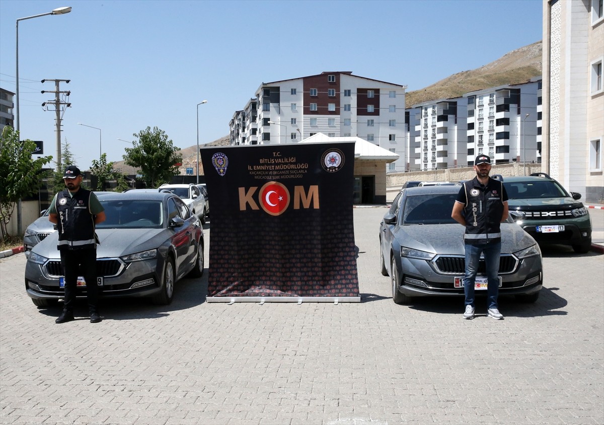 Bitlis merkezli 6 ilde usulsüz rapor düzenleyen ve rapor alan 98 şüpheli gözaltına alındı...