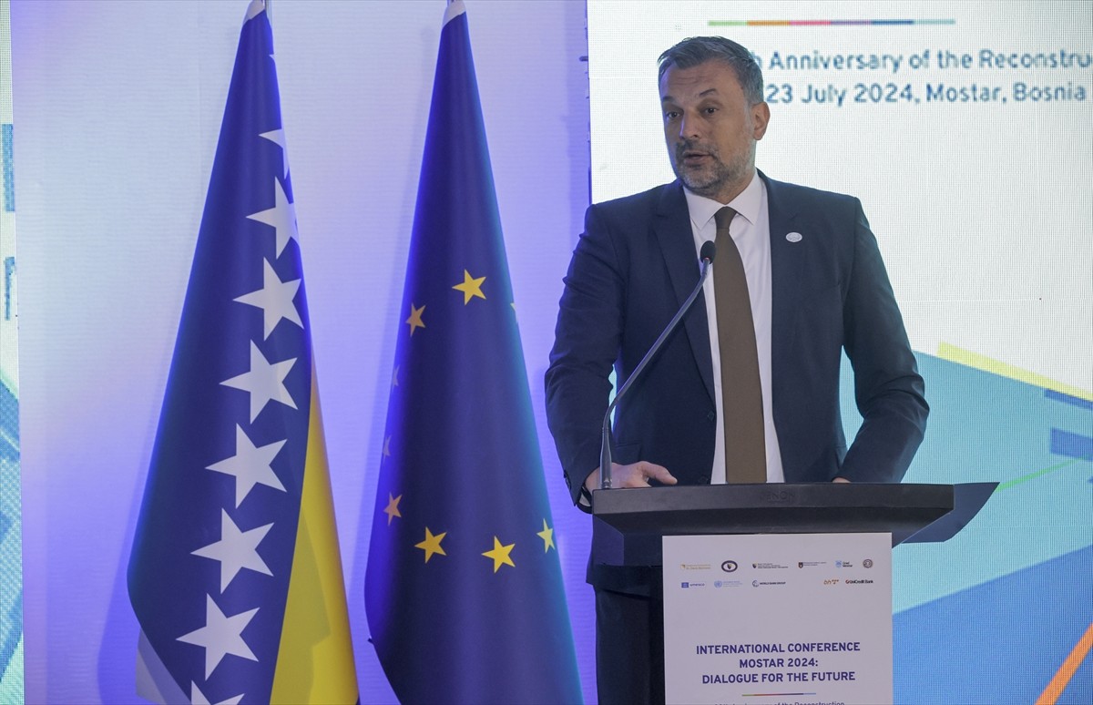 Bosna Hersek'in Mostar şehrinde, Mostar Köprüsü'nün yeniden yapılışının 20'nci yılı dolayısıyla...