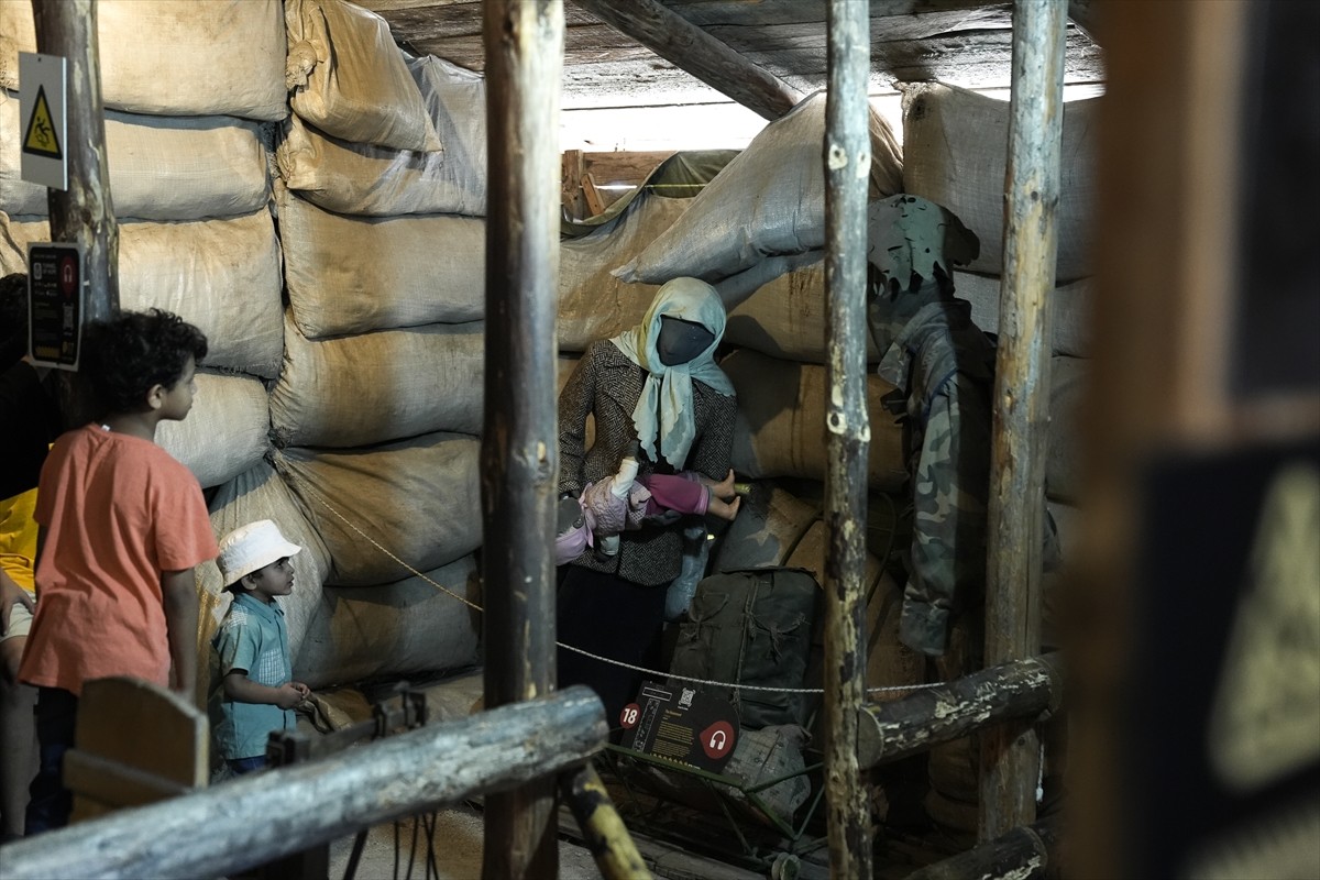 Bosna Hersek'te 1992-1995'teki savaşta kuşatma altında tutulan başkent Saraybosna'nın "dünyaya...