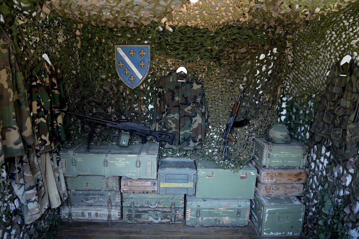 Bosna Hersek'te 1992-1995'teki savaşta kuşatma altında tutulan başkent Saraybosna'nın "dünyaya...