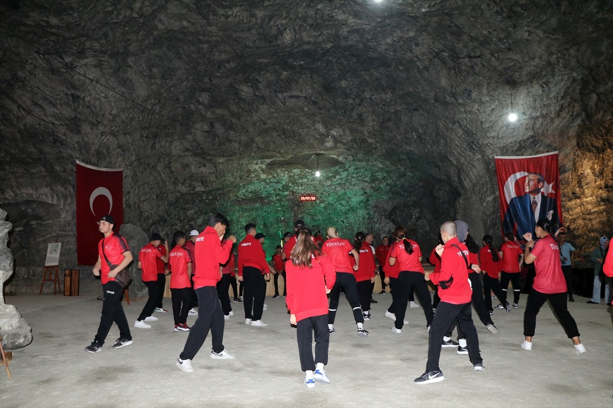 Bosna Hersek'te düzenlenecek Üst Minik Erkekler ve Kadınlar Avrupa Boks Şampiyonası'na Çankırı'da...