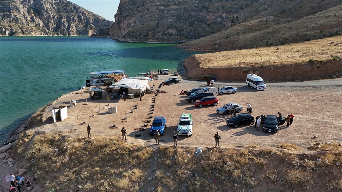 Bunaltıcı sıcakların yaşandığı yaz aylarında sulama kanalları, nehirler ve göletlerde yaşanan...
