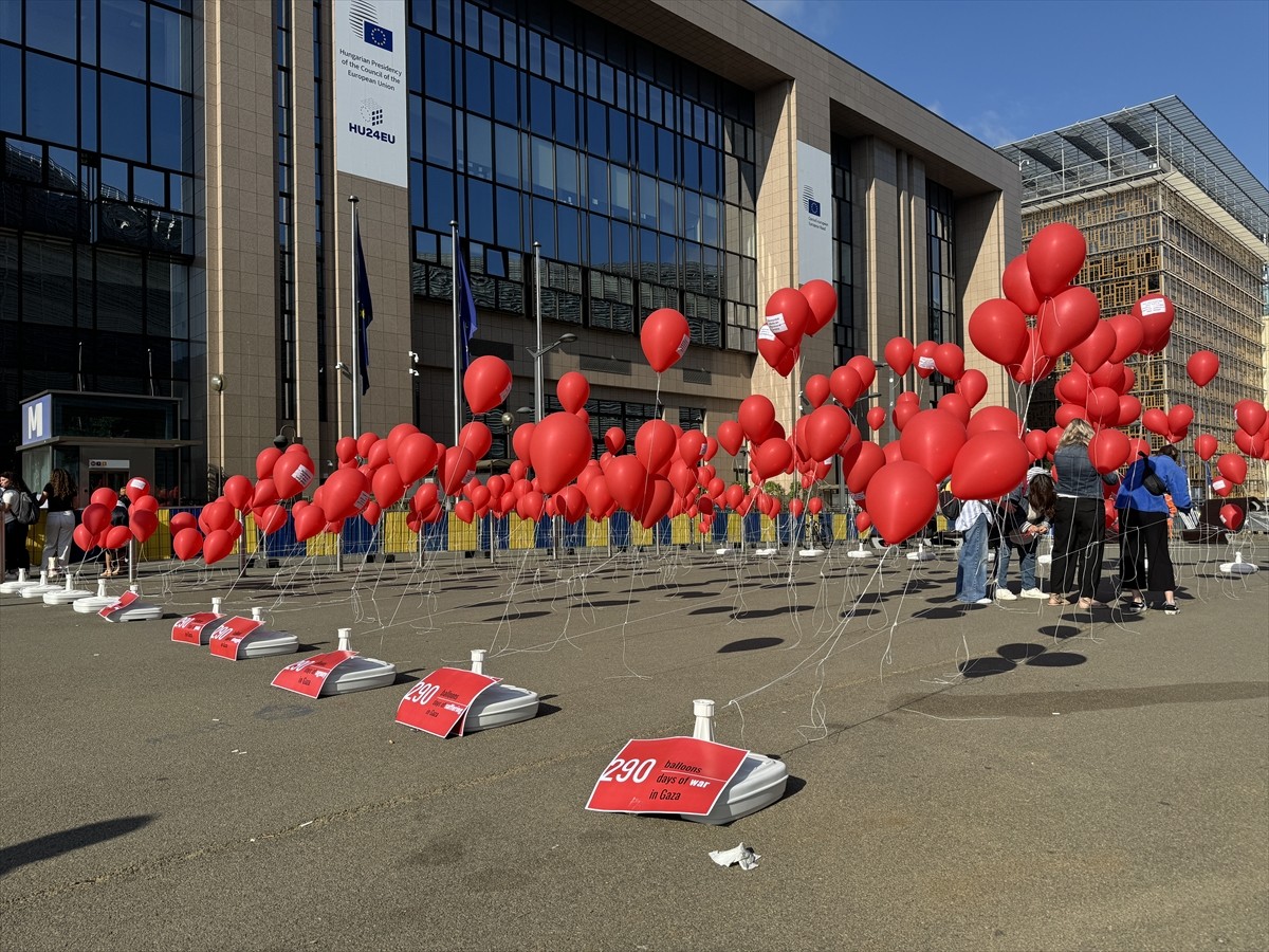 Çeşitli sivil toplum kuruluşları (STK), Brüksel'de Avrupa Birliği (AB) Dışişleri Bakanları...