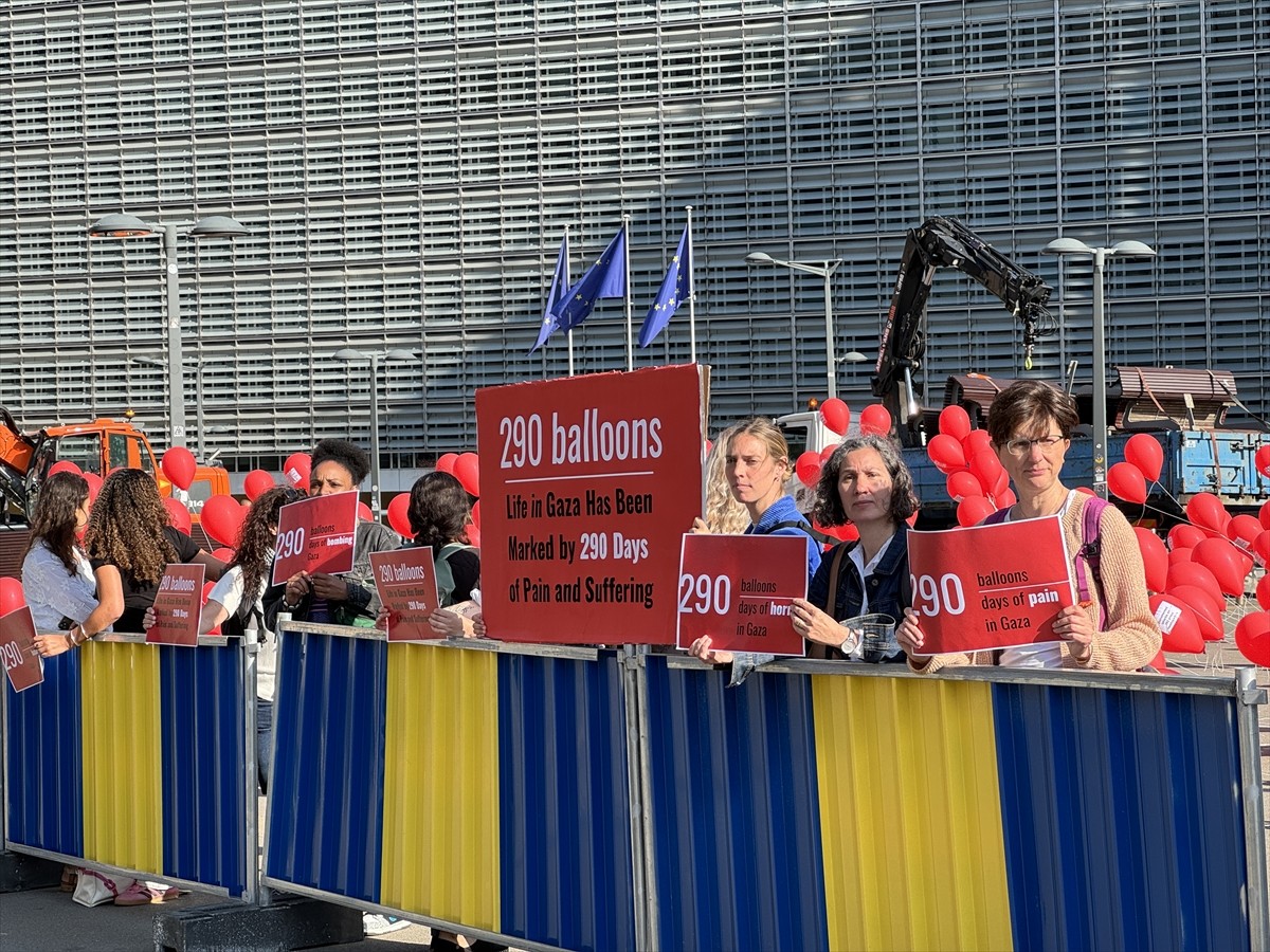 Çeşitli sivil toplum kuruluşları (STK), Brüksel'de Avrupa Birliği (AB) Dışişleri Bakanları...