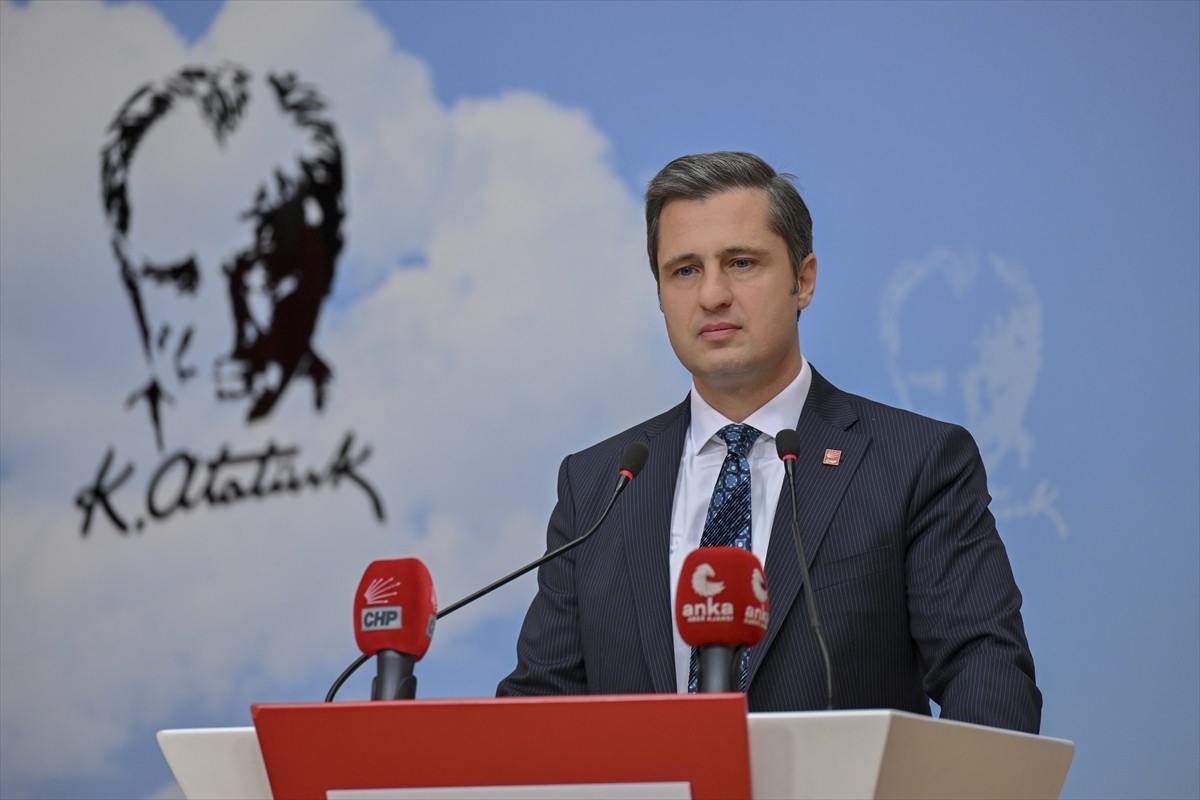 CHP Genel Başkan Yardımcısı ve Parti Sözcüsü Deniz Yücel, parti genel merkezinde Genel Başkan...