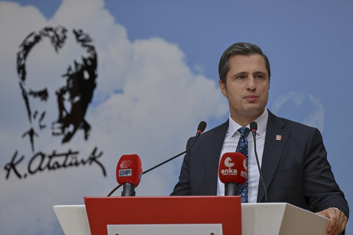 CHP Genel Başkan Yardımcısı ve Parti Sözcüsü Deniz Yücel, parti genel merkezinde Genel Başkan...