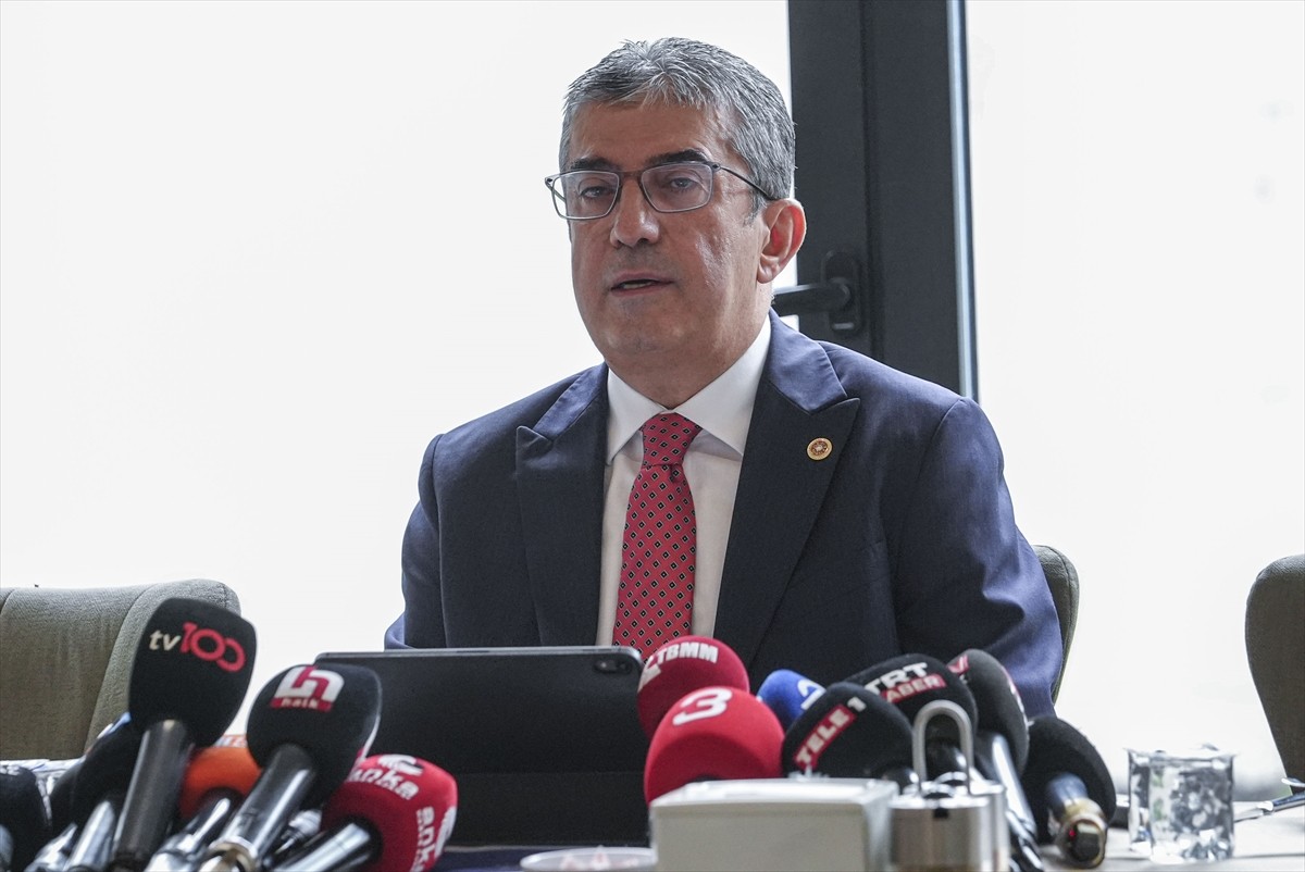 CHP Grup Başkanvekili Gökhan Günaydın, parlamento muhabirleriyle bir araya gelerek "Genel Seçim...