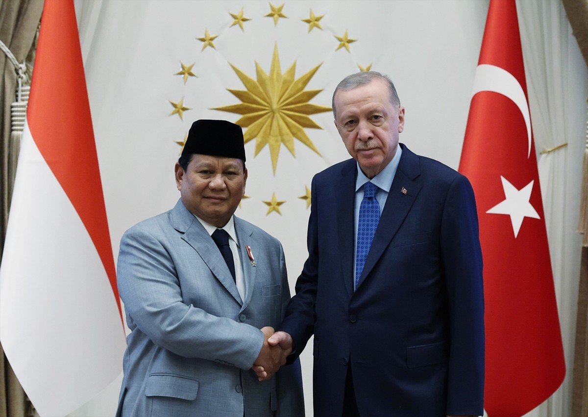 Cumhurbaşkanı Recep Tayyip Erdoğan (sağda), Cumhurbaşkanlığı Külliyesi'nde, Endonezya...