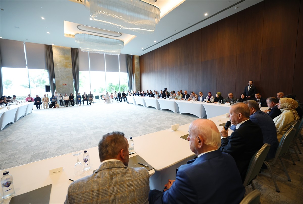 Cumhurbaşkanı ve AK Parti Genel Başkanı Recep Tayyip Erdoğan, partisinin Rize İl Teşkilatı...