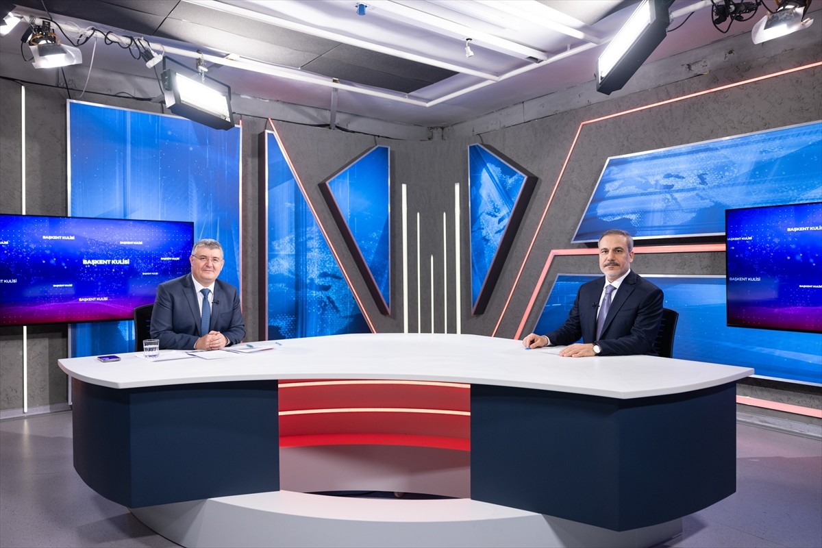 Dışişleri Bakanı Hakan Fidan, katıldığı bir televizyon programında canlı yayında gündemi...