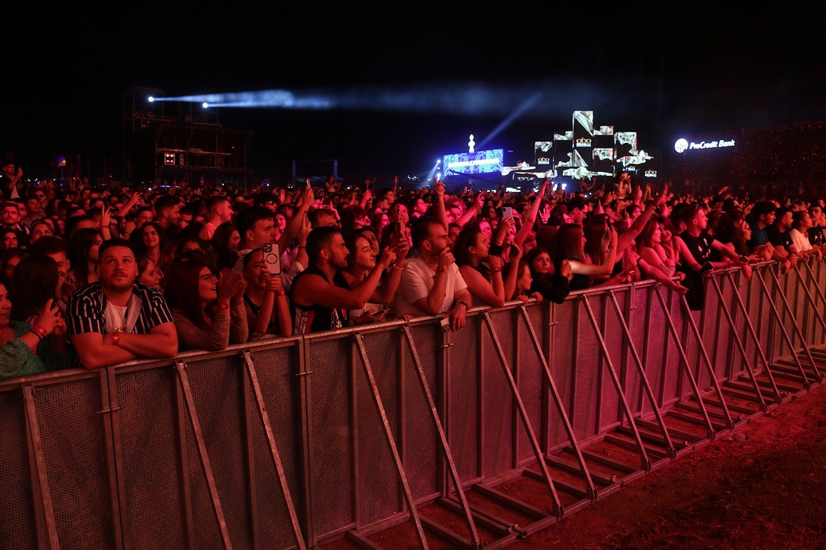 Dünyaca ünlü Kosova asıllı İngiliz şarkıcı Dua Lipa ve babası tarafından Kosova’nın başkenti...