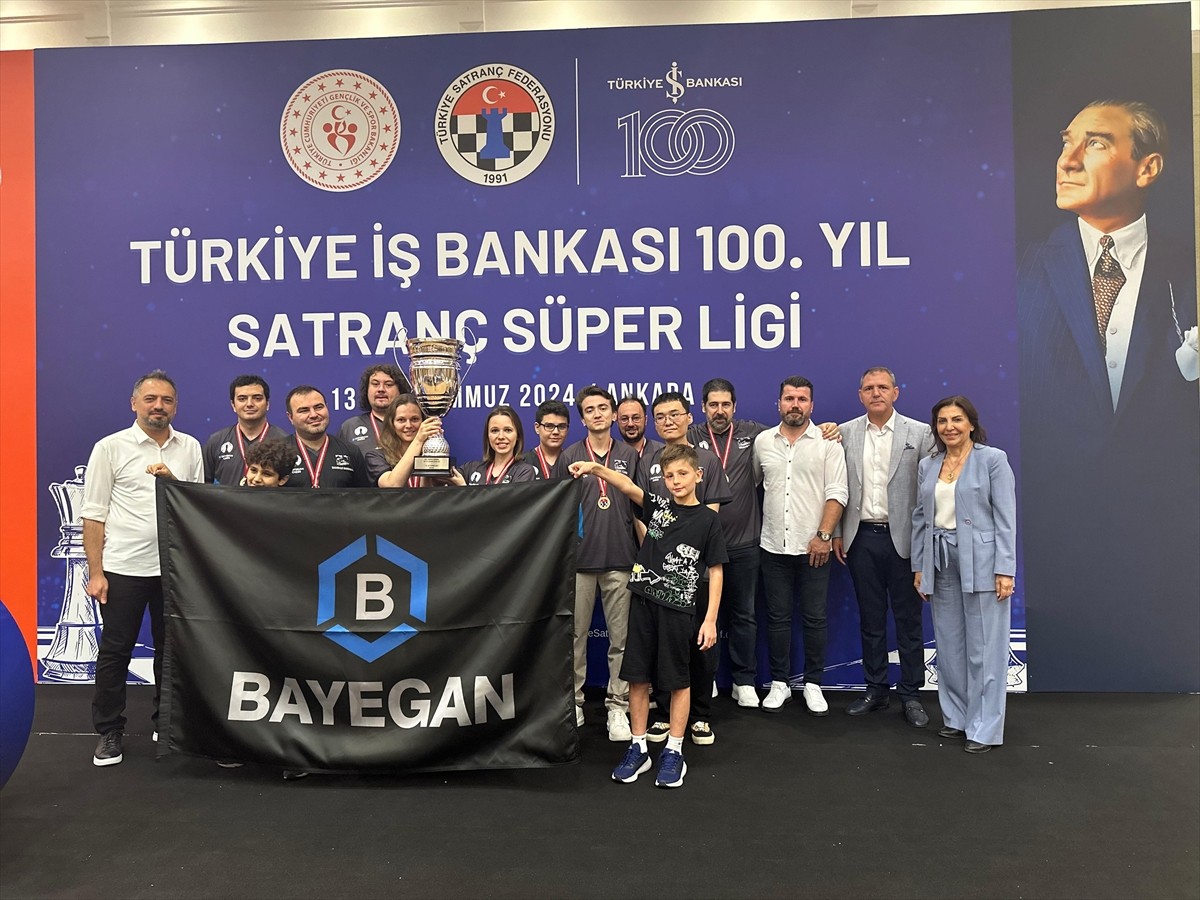 Dünyanın en prestijli satranç liglerinden sayılan Türkiye İş Bankası Satranç Süper Ligi, Ankara'da...