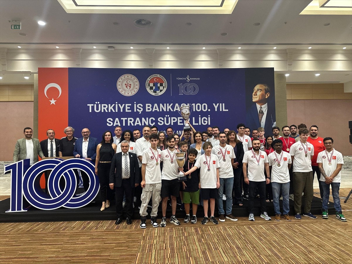 Dünyanın en prestijli satranç liglerinden sayılan Türkiye İş Bankası Satranç Süper Ligi, Ankara'da...