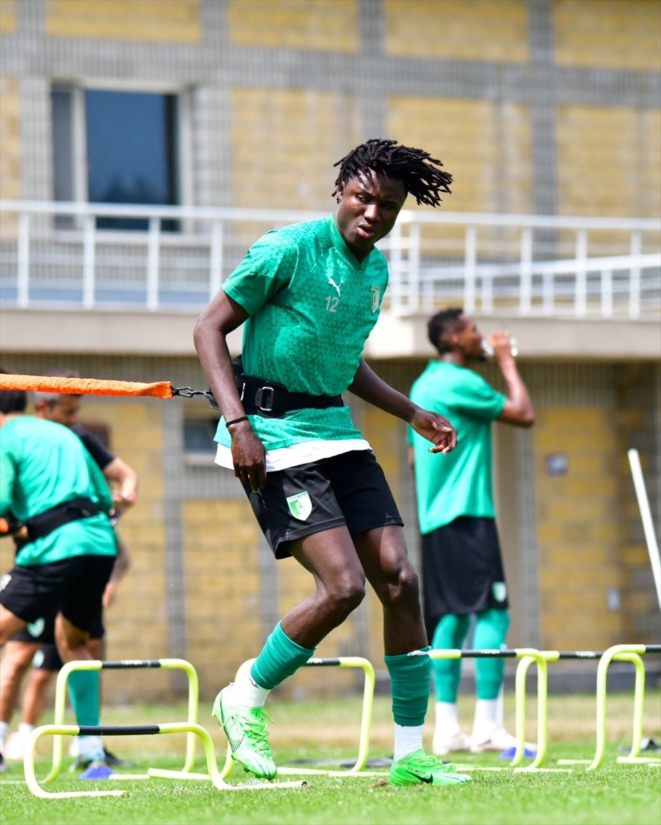 Düzce'de kampa giren Trendyol Süper Lig'in yeni ekiplerinden Sipay Bodrum FK, yeni sezon...