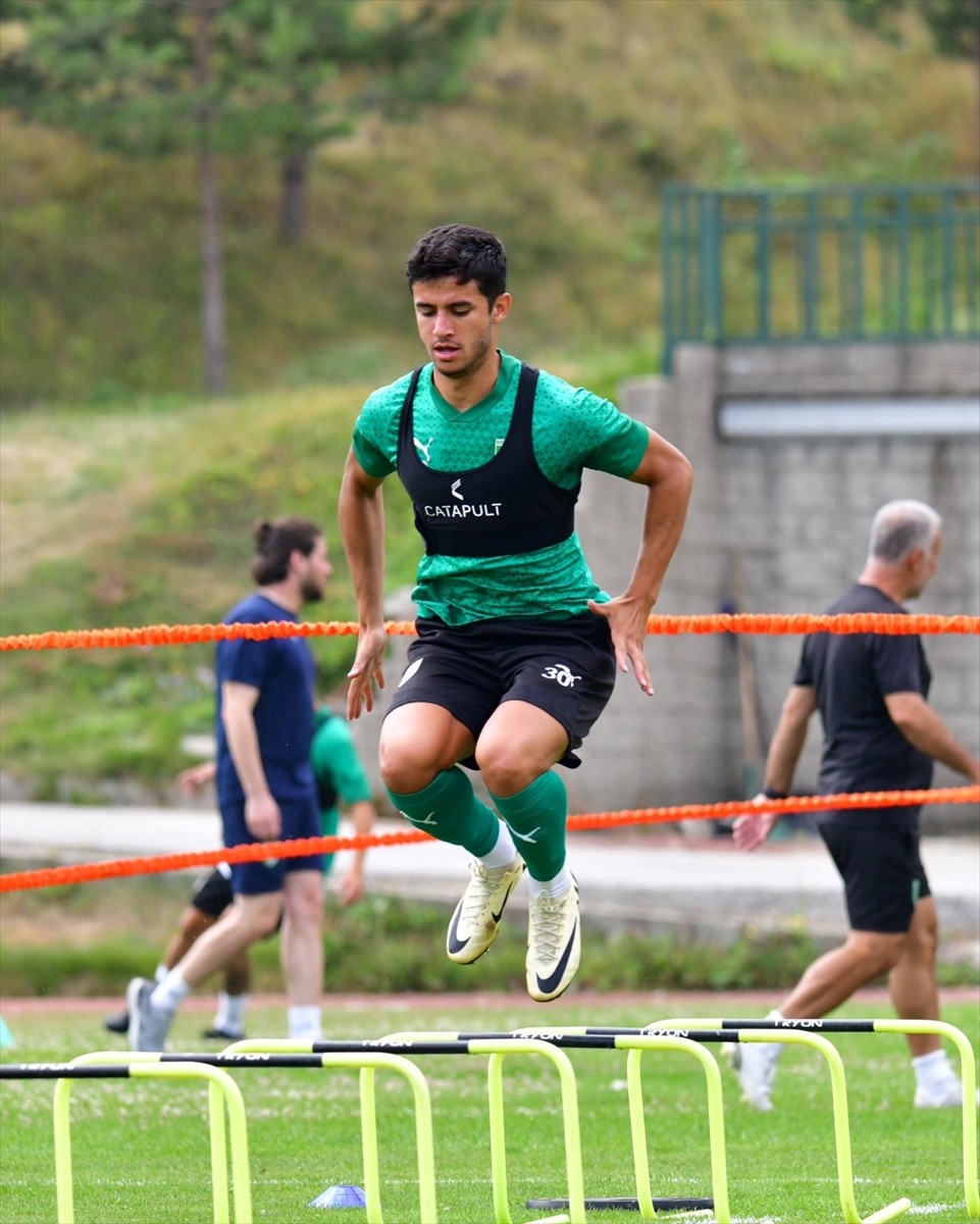 Düzce'de kampa giren Trendyol Süper Lig'in yeni ekiplerinden Sipay Bodrum FK, yeni sezon...