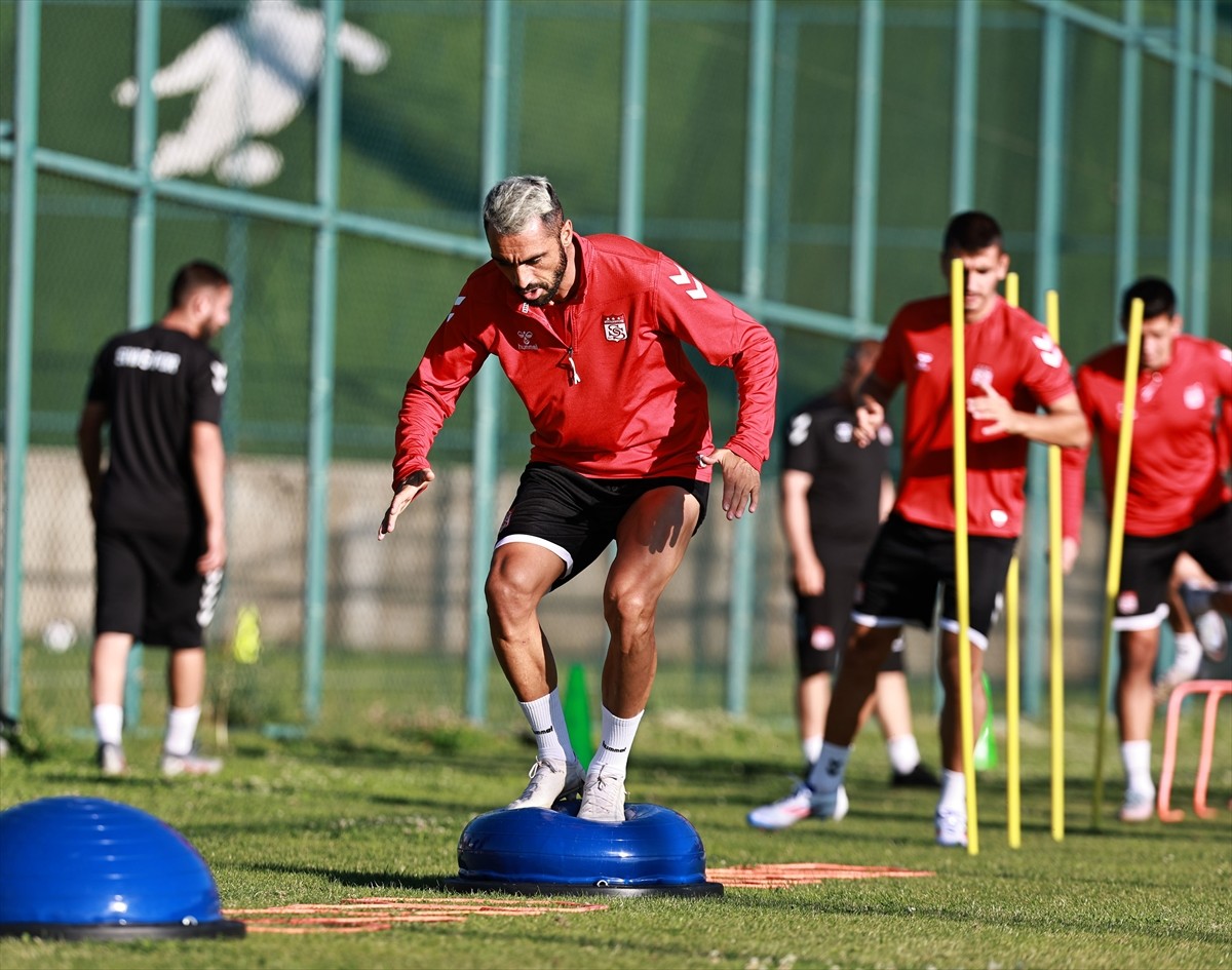 EMS Yapı Sivasspor, 2024-2025 sezonu hazırlıklarının ikinci etap çalışmalarını Erzurum'da teknik...