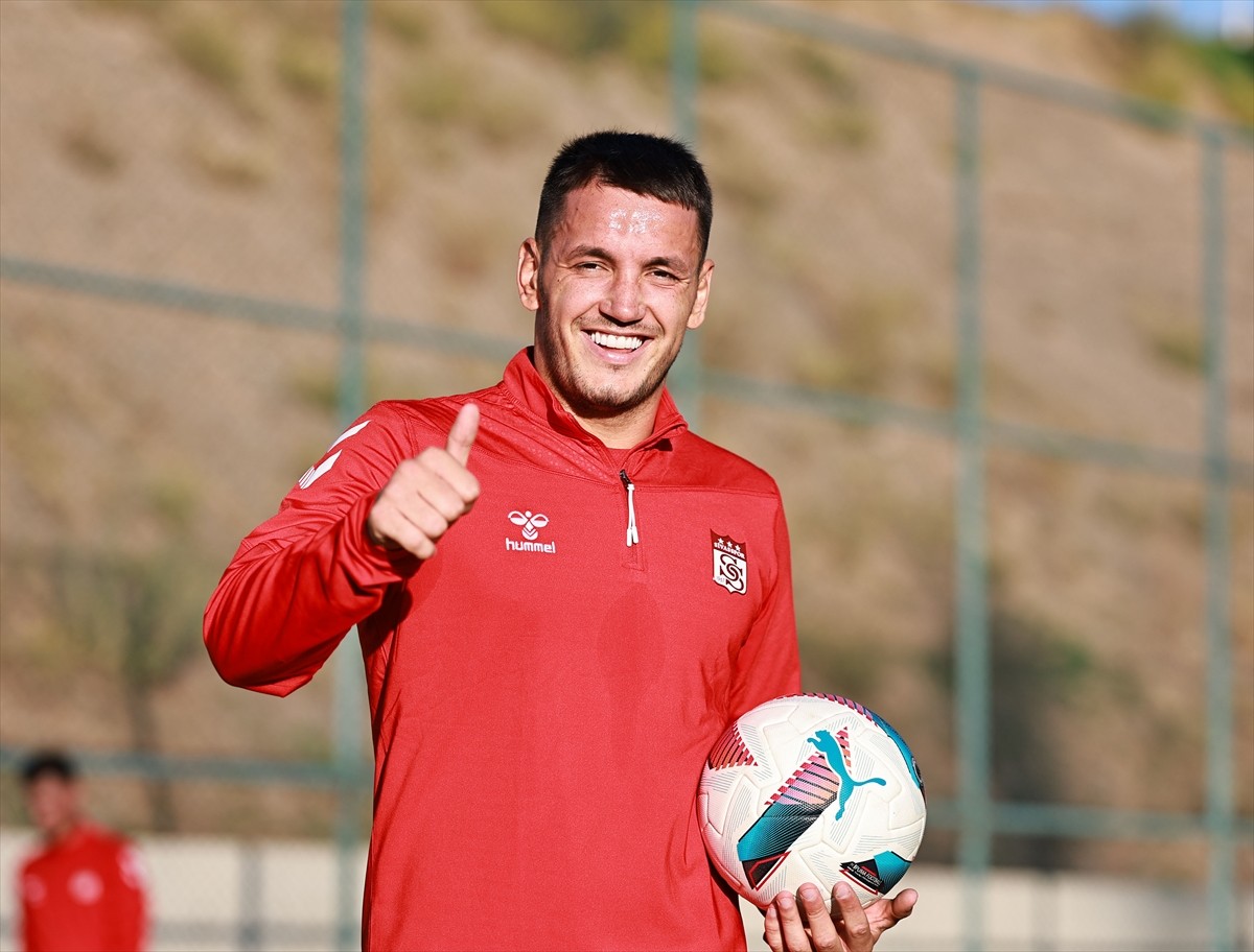 EMS Yapı Sivasspor, 2024-2025 sezonu hazırlıklarının ikinci etap çalışmalarını Erzurum'da teknik...