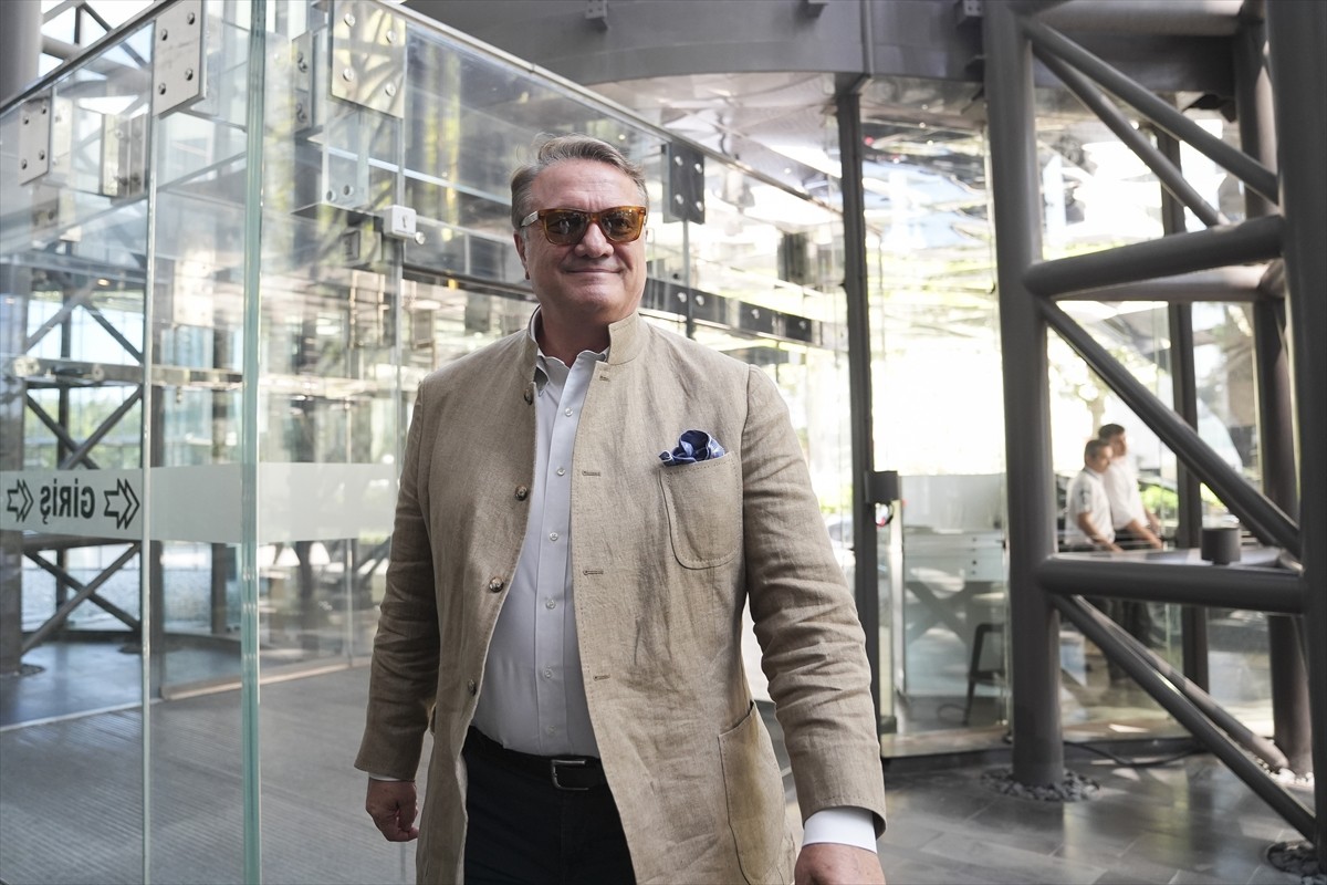 Fenerbahçe Kulübü Başkanı Ali Koç, Kulüpler Birliği Vakfının yeni başkanının seçileceği toplantıya...