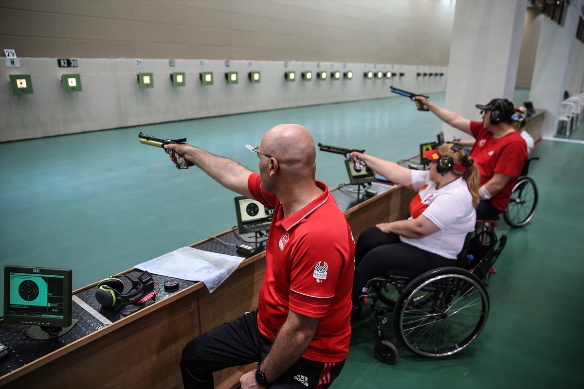 Fransa'da düzenlenecek Paris 2024 Paralimpik Oyunları'nda 8 sporcuyla mücadele edecek Para...