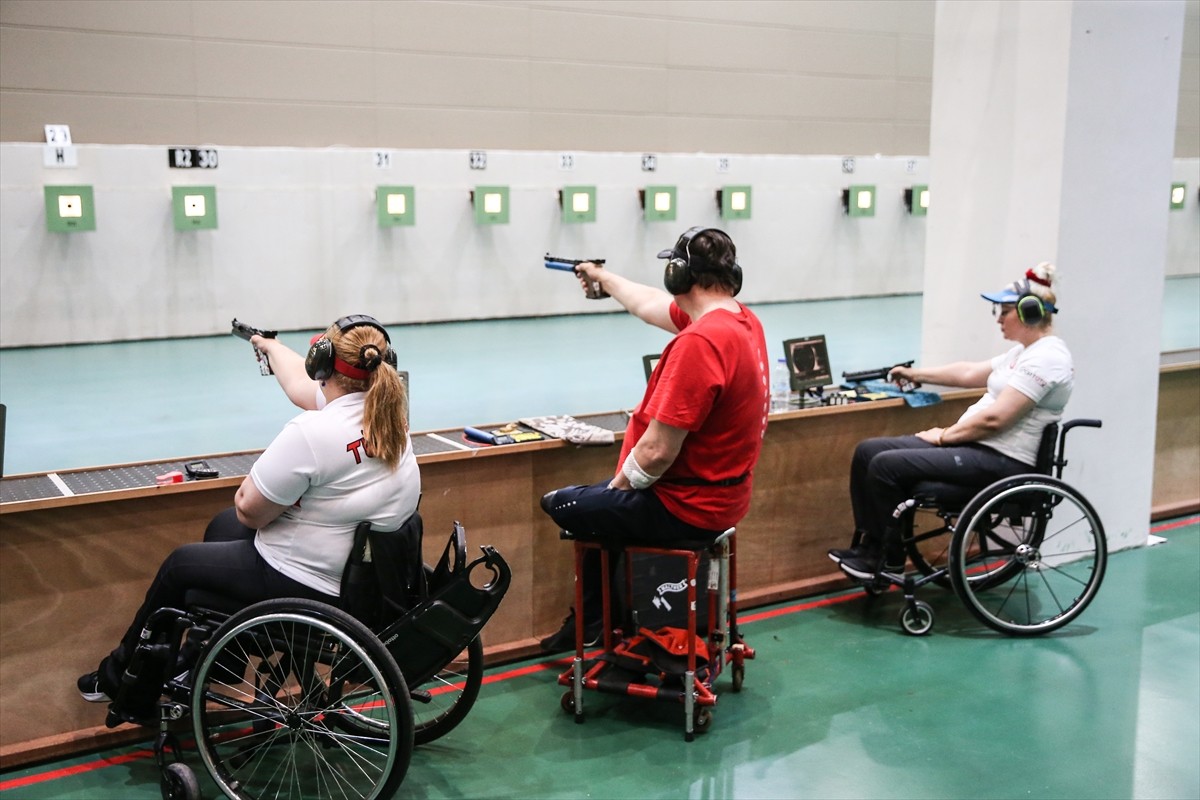 Fransa'da düzenlenecek Paris 2024 Paralimpik Oyunları'nda 8 sporcuyla mücadele edecek Para...