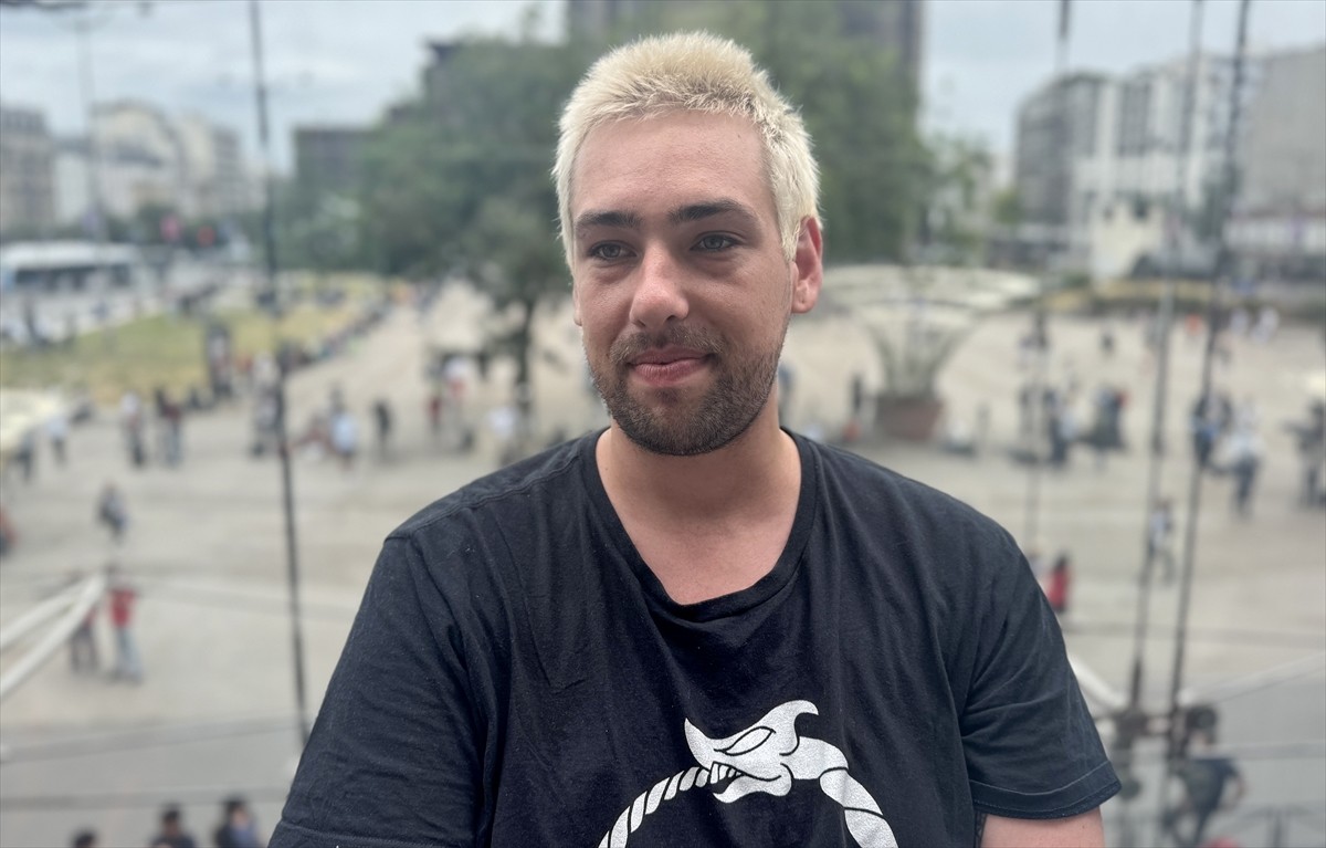 Fransa'da olimpiyatların açılış törenine saatler kala tren hatlarının devre dışı kalması üzerine...