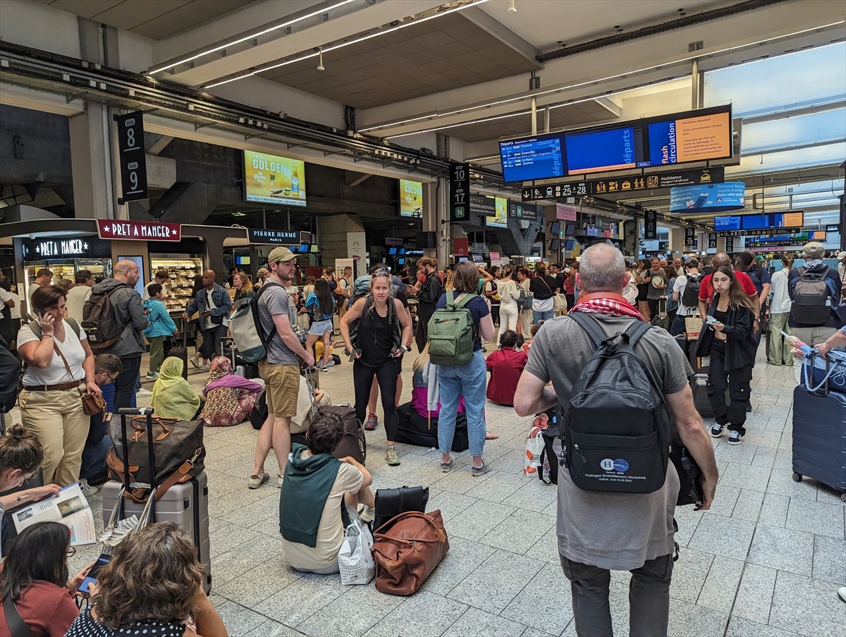 Fransa'da Paris 2024 Yaz Olimpiyat Oyunları'nın açılış töreninin birkaç saat öncesinde tren...