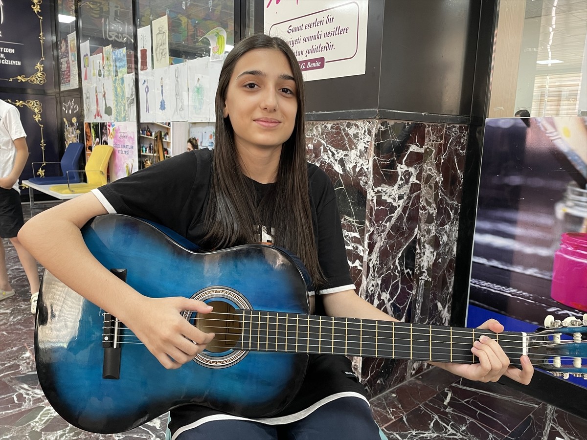 Gençlik ve Spor Bakanlığının bu yıl ilk kez hayata geçirdiği "Gençlik Yaz Okulları" kapsamında...