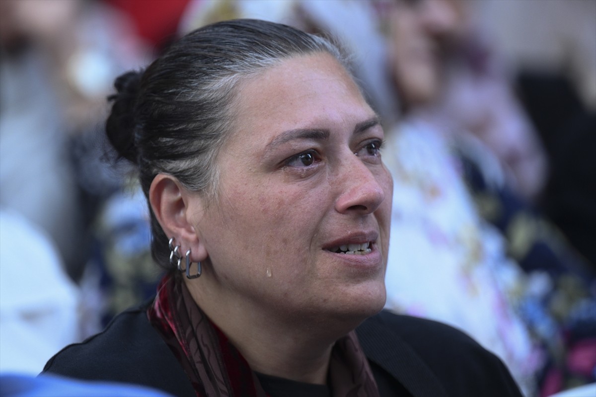 Güngören'de 16 yıl önceki terör saldırısında hayatını kaybeden 17 kişi, Menderes Caddesi'ndeki...