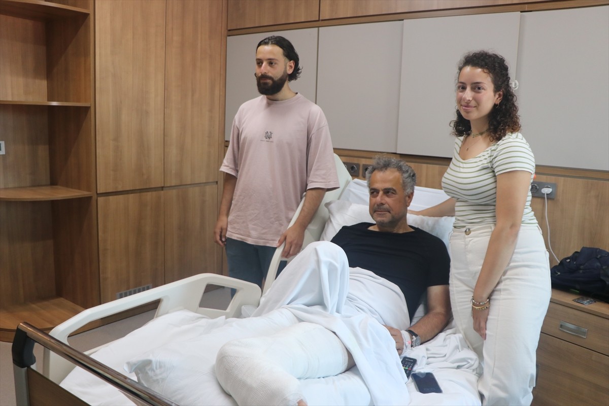 Hollanda'dan 2 çocuğuyla gelip grup halinde Ağrı Dağı'na tırmandıktan sonra 2 arkadaşını kaybeden...